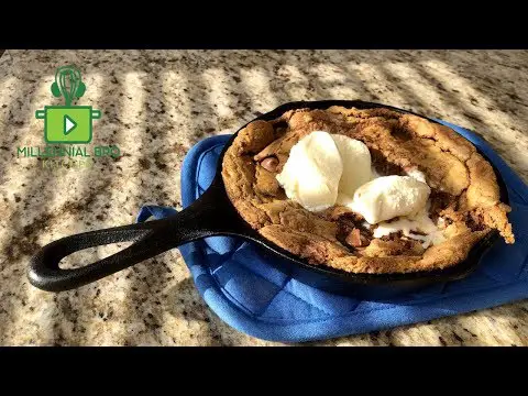 S1E9 - Mini Chocolate Chip Cookie Skillet