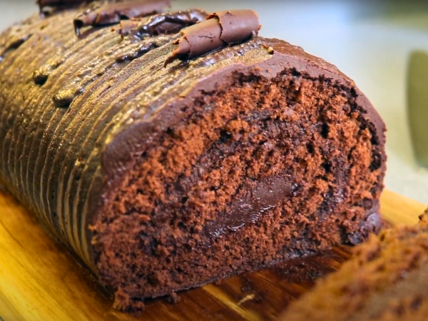 Chocolate Roll Cake Red Ribbon 1